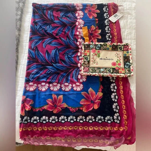 NWT Aguabendita swim sarong & bag - Picture 3 of 6